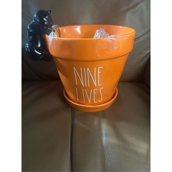 Rae Dunn “Nine Lives” Large Planter with Saucer - 8x8 - Picture 1 of 3